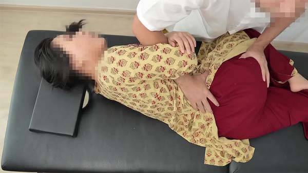 Bhabhi got fucked by an unknown man after getting a massage